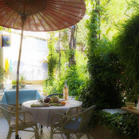 Maison D'Hotes , Ancien Hotel Des Colonnes リエ エクステリア 写真