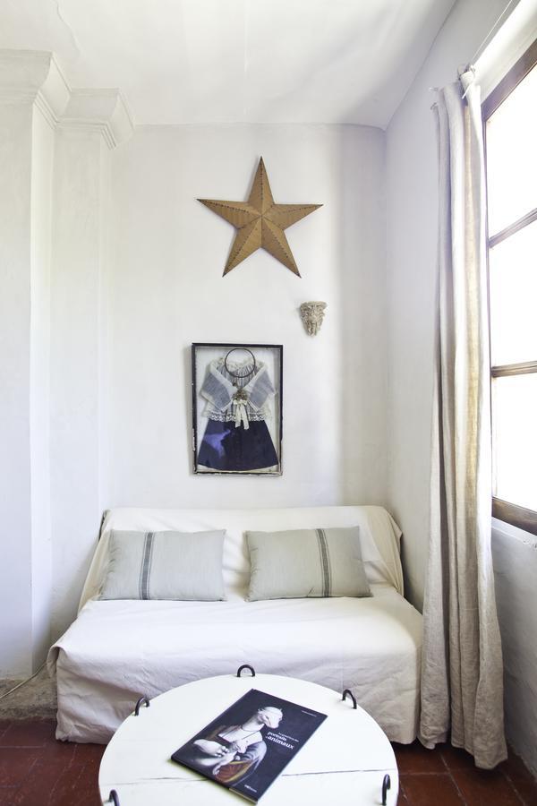Maison D'Hotes , Ancien Hotel Des Colonnes リエ エクステリア 写真